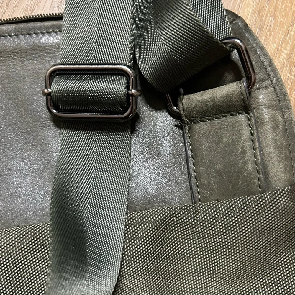 MANDARINA DUCK Messenger Bag with Adjustable Strap and Water-Resistant Finish